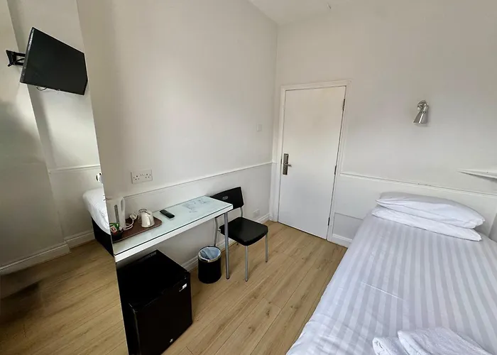 Brentwood Hotel