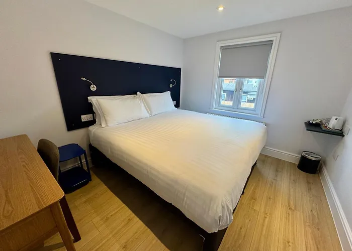 Brentwood Hotel